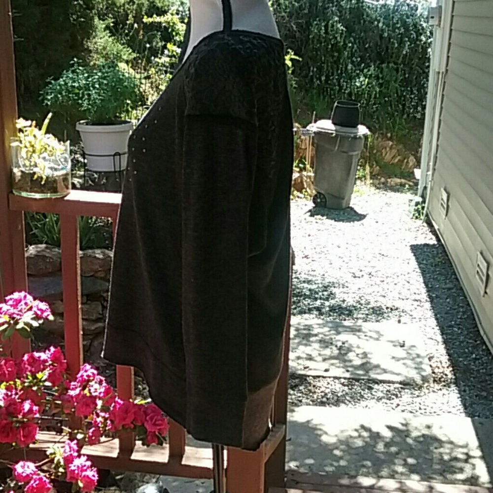 Sweater - Picture 4 of 5